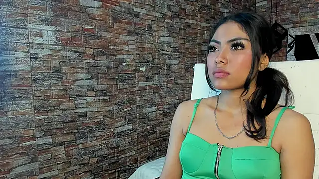 Bella stone  online show from June 29, 7:02 pm