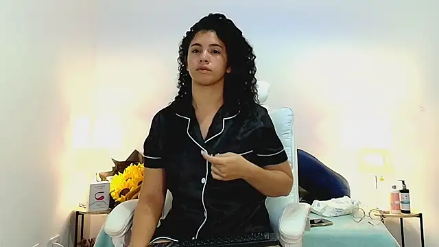 Isabella Sophia19 online show from July 16, 3:22 am