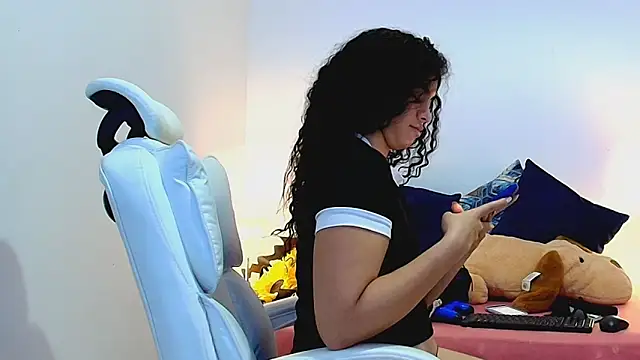 Isabella Sophia19 online show from July 7, 1:47 pm