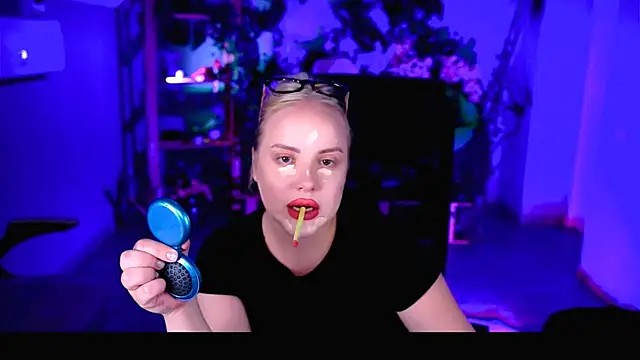 stellawatts online show from July 8, 12:07 pm