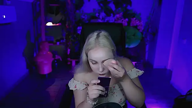stellawatts online show from July 29, 12:05 pm
