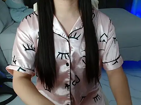 xsavanah01 online show from July 5, 9:26 am