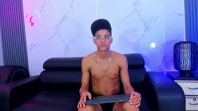 Kleyn black online show from July 18, 11:24 am