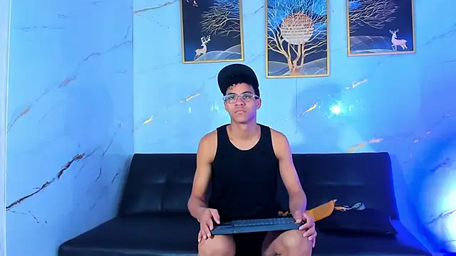 Kleyn black online show from July 30, 10:38 am