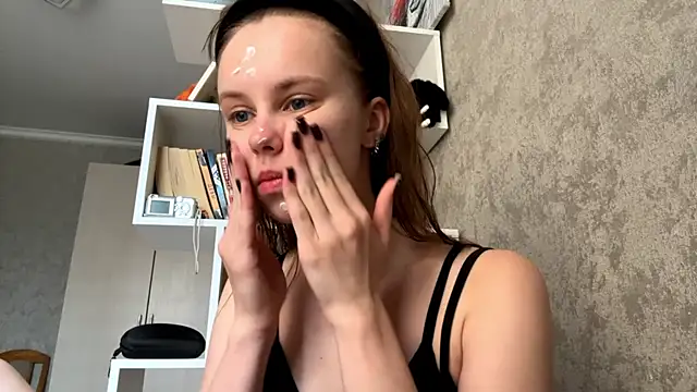 Mollybeans online show from June 29, 1:11 pm