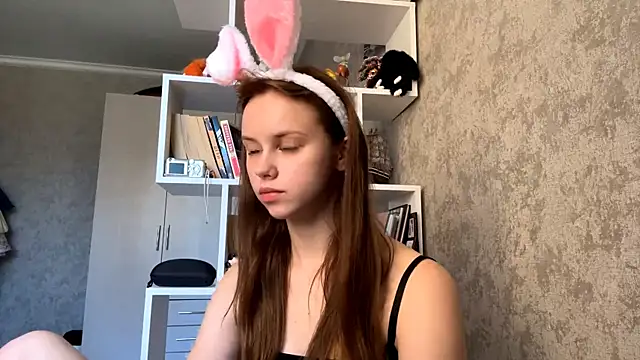 Mollybeans online show from July 17, 12:20 pm
