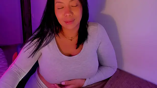 NicolePasqualott online show from May 7, 9:07 pm