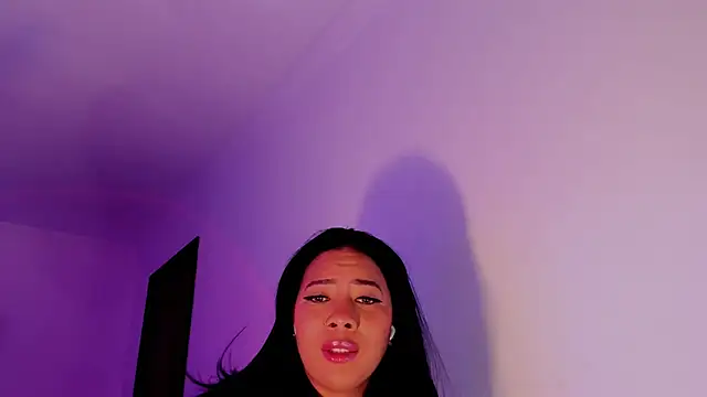 NicolePasqualott online show from May 25, 6:18 pm