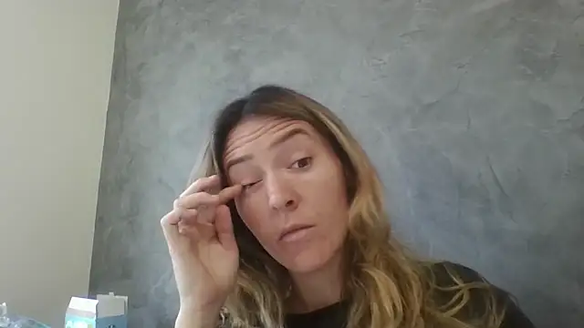 gigibaby93 online show from June 16, 9:54 am