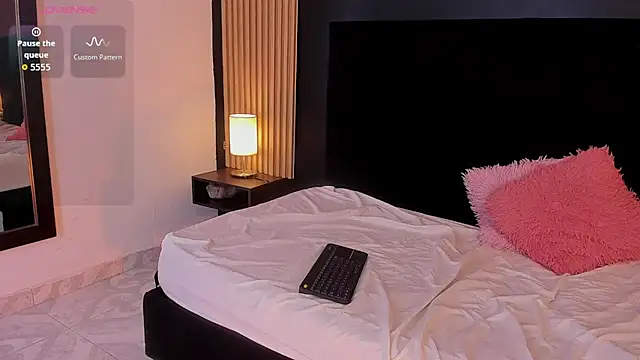 lunadoll18 online show from July 31, 2:01 am