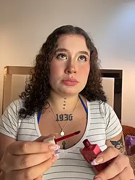Doll Ivy online show from August 3, 10:15 pm