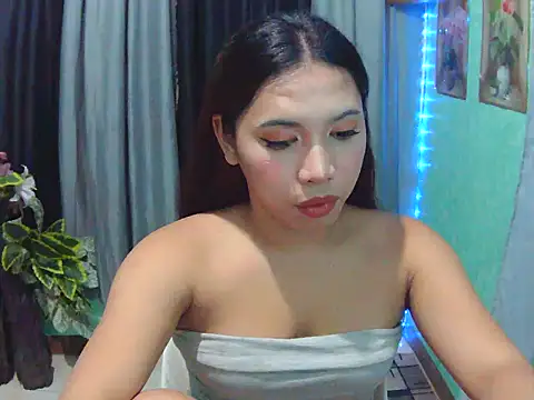 XCalixa online show from July 28, 2:13 pm
