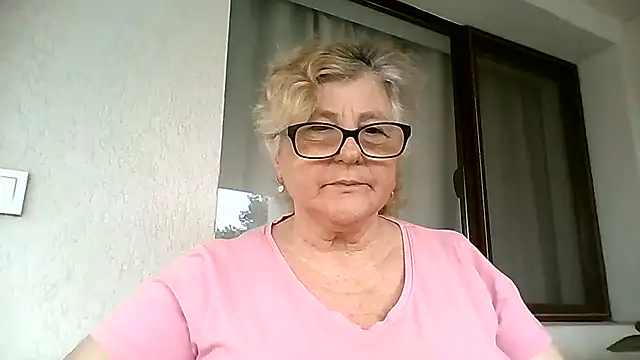 NoraMelow online show from August 9, 5:56 am