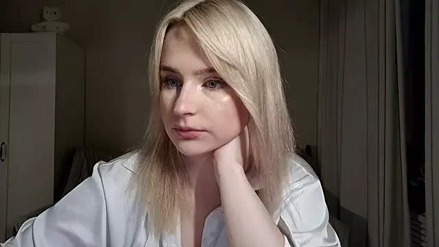BloomMoon online show from July 28, 6:20 pm