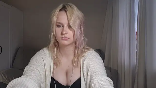 BloomMoon online show from June 30, 1:43 pm