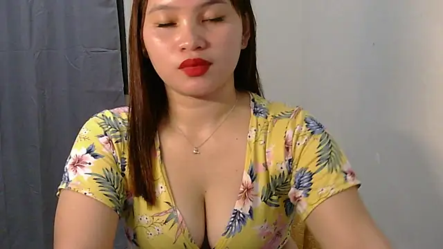 Fhwilloughbyxx online show from July 25, 11:39 am