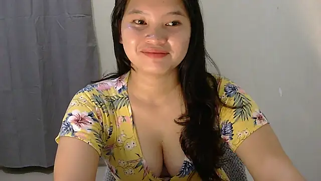 Fhwilloughbyxx online show from June 30, 10:15 am