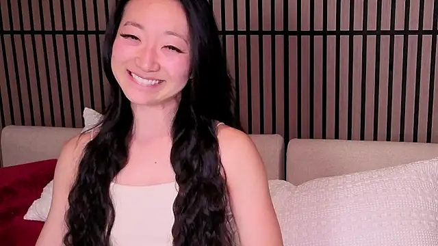 MySweetSofie online show from May 26, 5:51 am