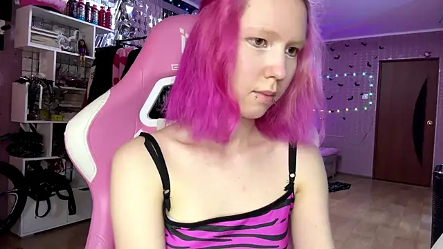 LiaaLuna online show from June 25, 1:24 pm