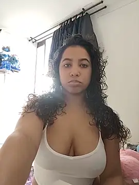Bellapiers online show from June 21, 7:07 pm