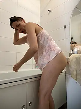 Lisse of striptease online show from June 24, 9:52 am