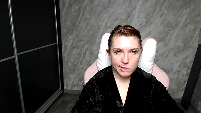 Reginasmilee online show from February 25, 6:01 am