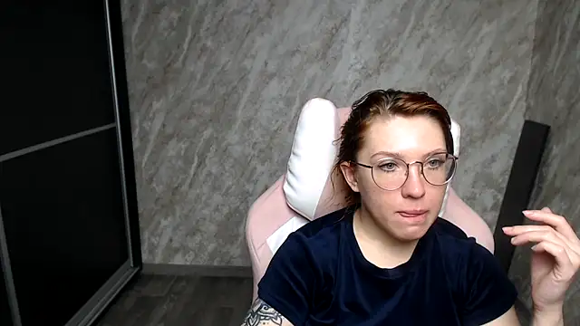 Reginasmilee online show from March 7, 3:46 am