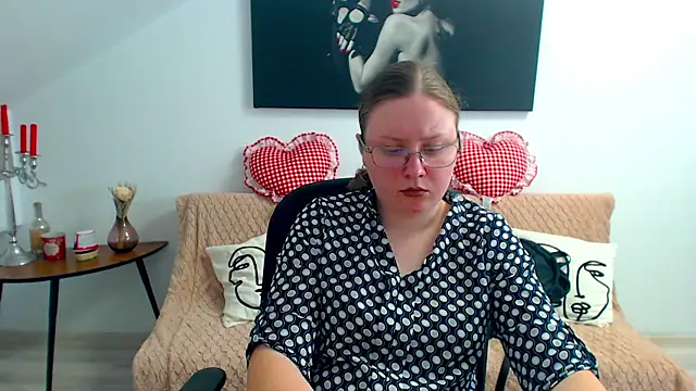 IrenneBates online show from June 25, 8:18 am