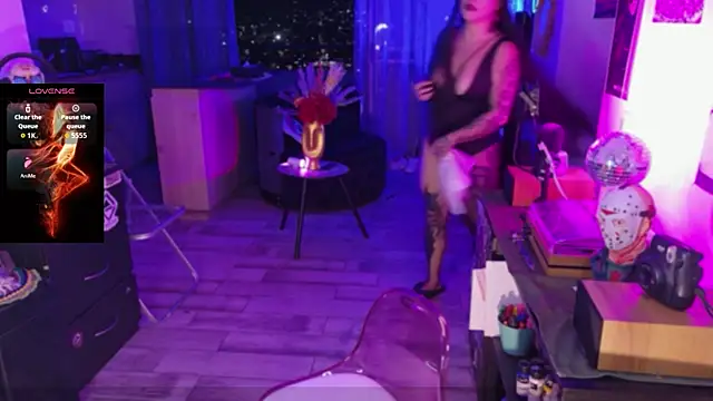 unholyeva  online show from June 26, 12:23 am