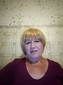 EmmaSwan555 online show from July 6, 10:45 pm