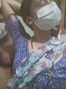 married couple1111 online show from July 29, 5:24 pm