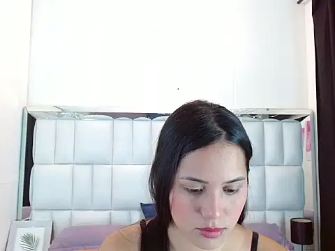 Katy Jhomson online show from July 6, 2:44 pm