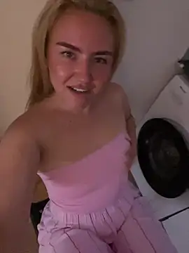 MaddyCherryX online show from July 13, 8:42 pm