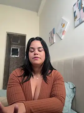 AliceStarshine online show from May 12, 4:24 pm