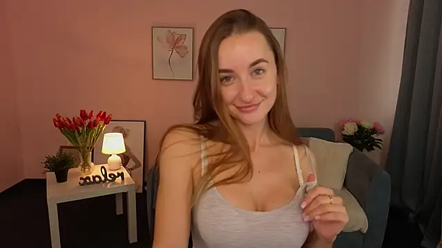 IrisBloomm online show from July 23, 2:25 pm