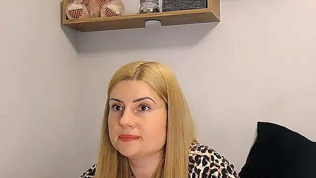 alisenties online show from May 27, 2:25 pm