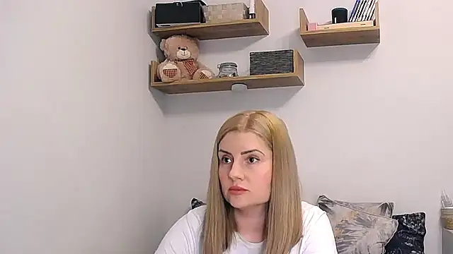 alisenties online show from May 17, 2:38 pm