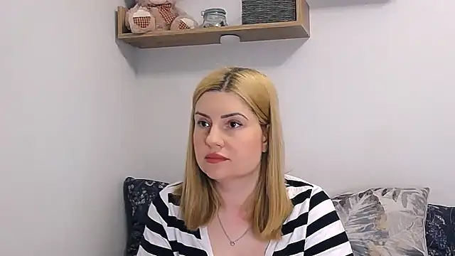 alisenties online show from May 14, 2:34 pm