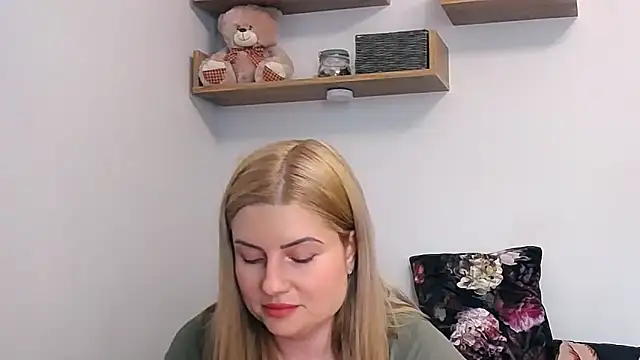 alisenties online show from May 22, 3:43 pm