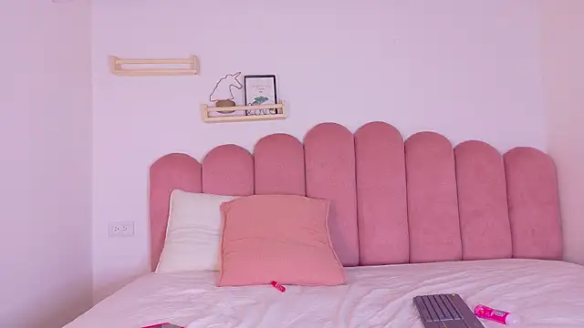 CamilaLopezz  online show from July 17, 11:14 am