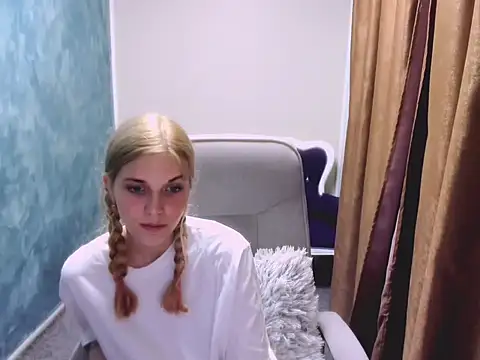 MysticLuna06 online show from July 14, 10:14 pm