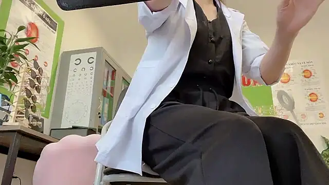 Sayuri Satou online show from May 18, 4:18 am
