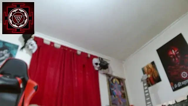 Amanda Valeska online show from May 17, 6:18 pm