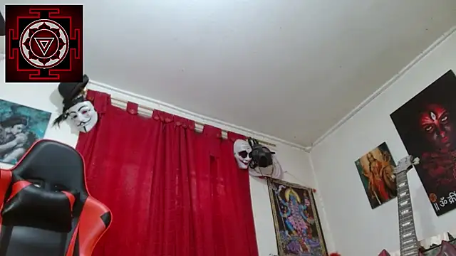 Amanda Valeska online show from May 7, 5:38 pm