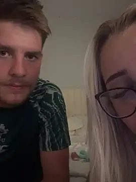 jessiandsam online show from August 2, 8:45 pm