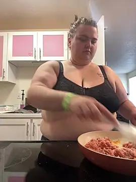 bbwKenzi online show from August 7, 11:34 pm