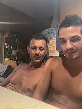 COPPIAGAYHOT online show from July 27, 11:35 pm