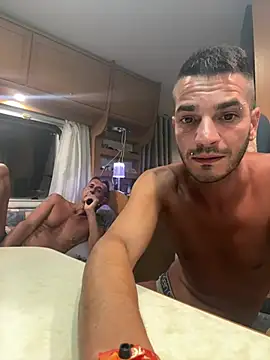 COPPIAGAYHOT online show from July 29, 10:54 pm