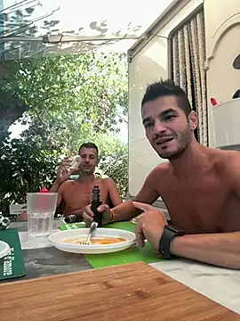 COPPIAGAYHOT online show from July 28, 11:17 am