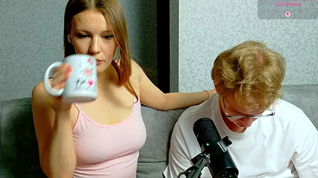AdrianaChrisShow online show from July 30, 7:59 pm